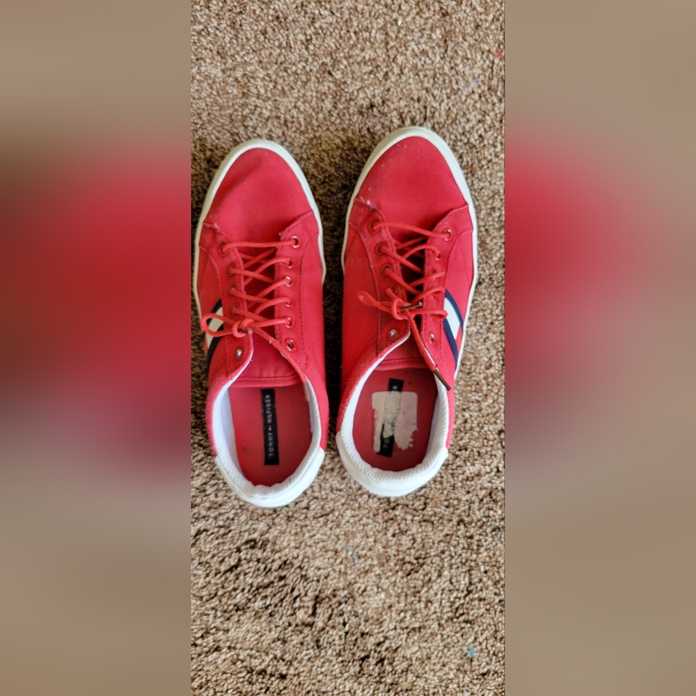 Tommy Hilfiger Red and White fantim canvas shoe Sneaker size 8.5